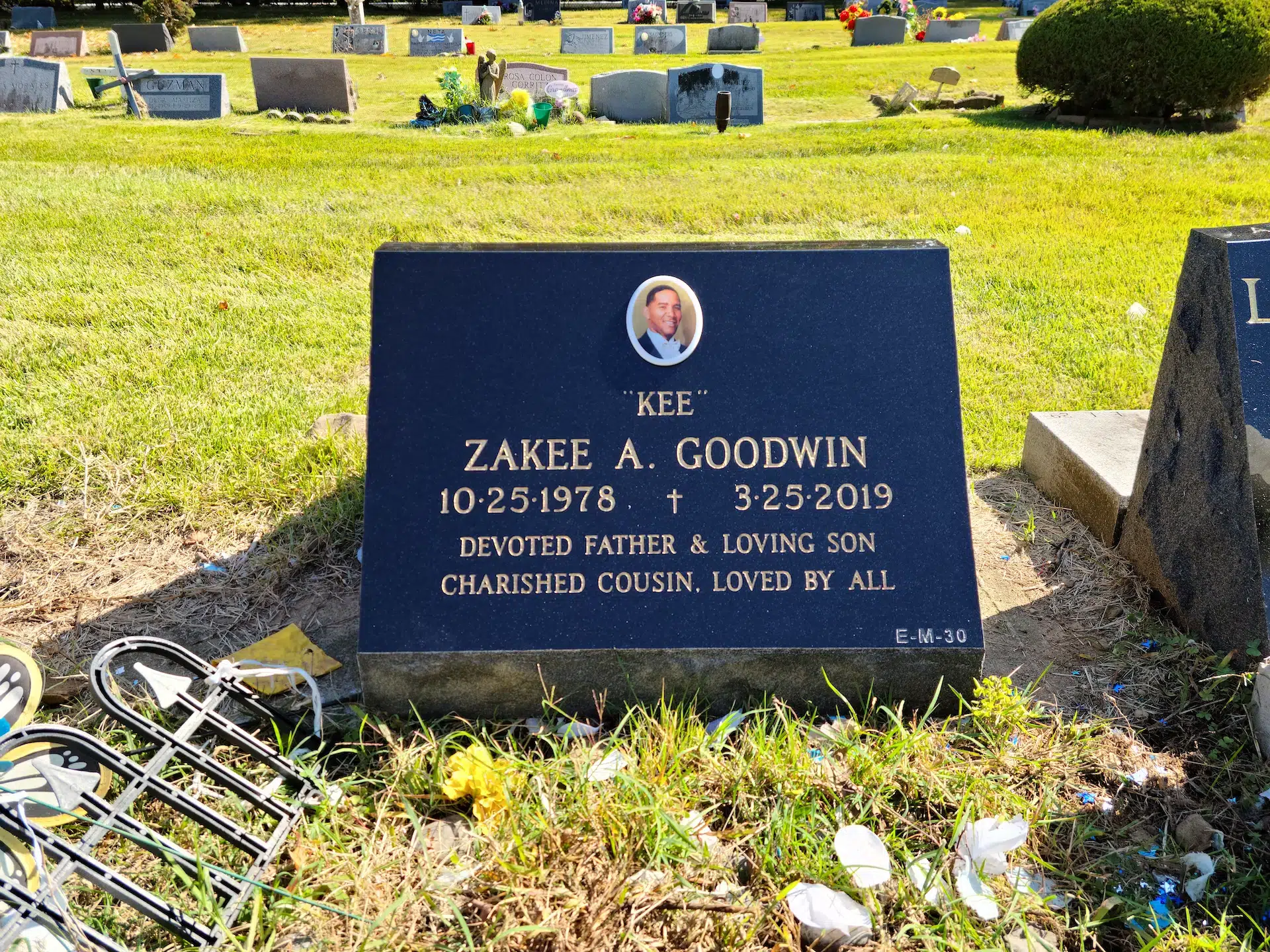 Granite Upright Monument hand-carved by Upright Monument Shop in NJ — image 3